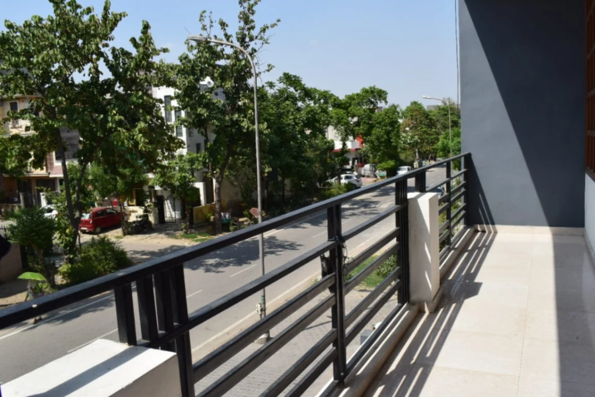 Greater Noida Boys PG