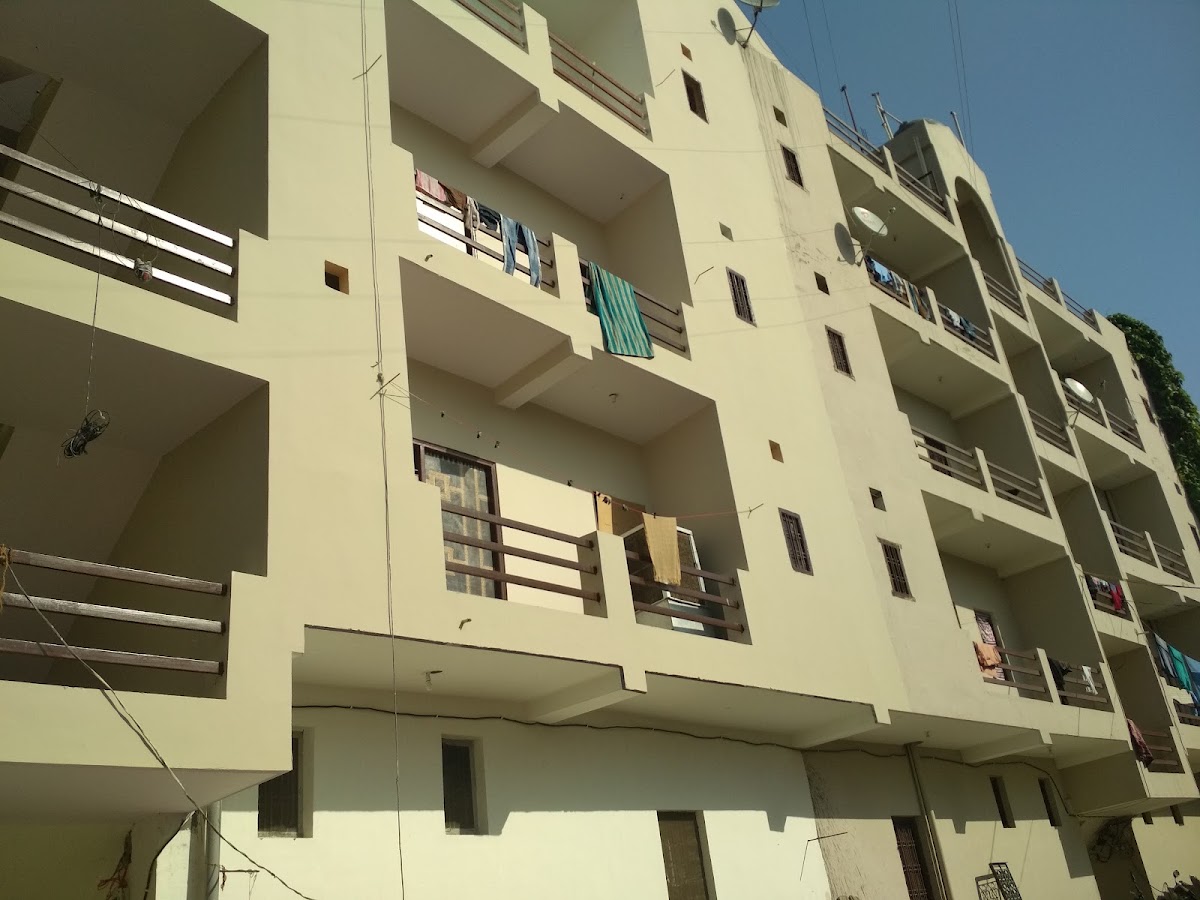1 BHK 2, BHK House for rent in Mamura, Sector 66 Noida