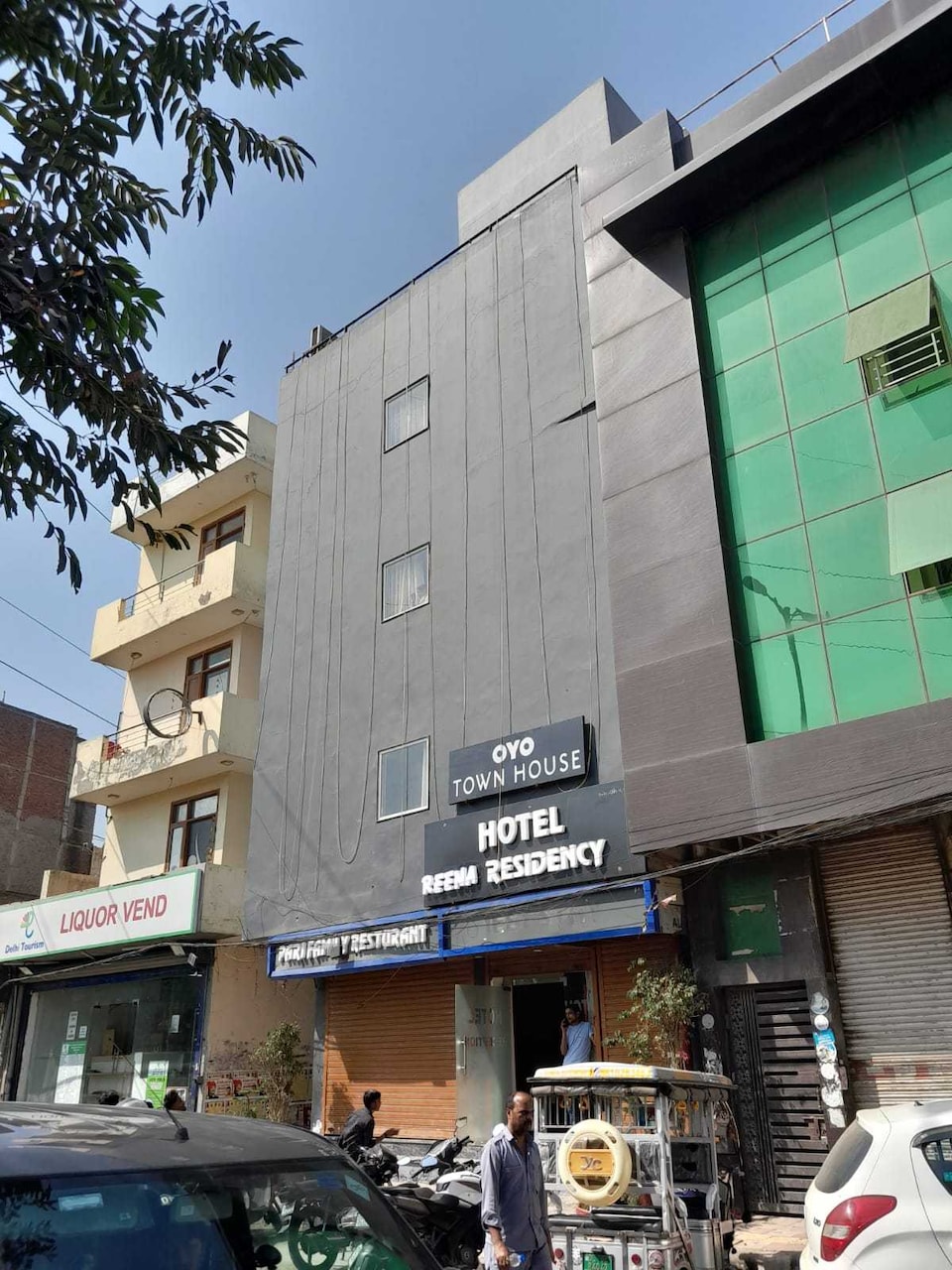 OYO Flagship Reena Residency