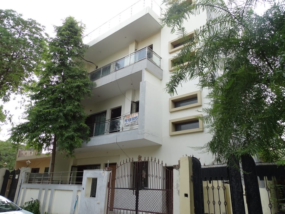 Boys pg/ Hostel Greater Noida( GHAR PG )