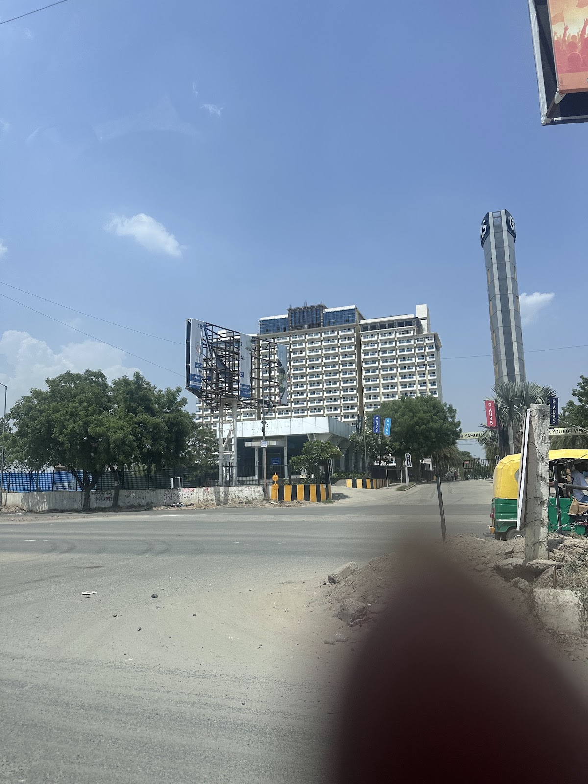 Gaur Yamuna City photo 1