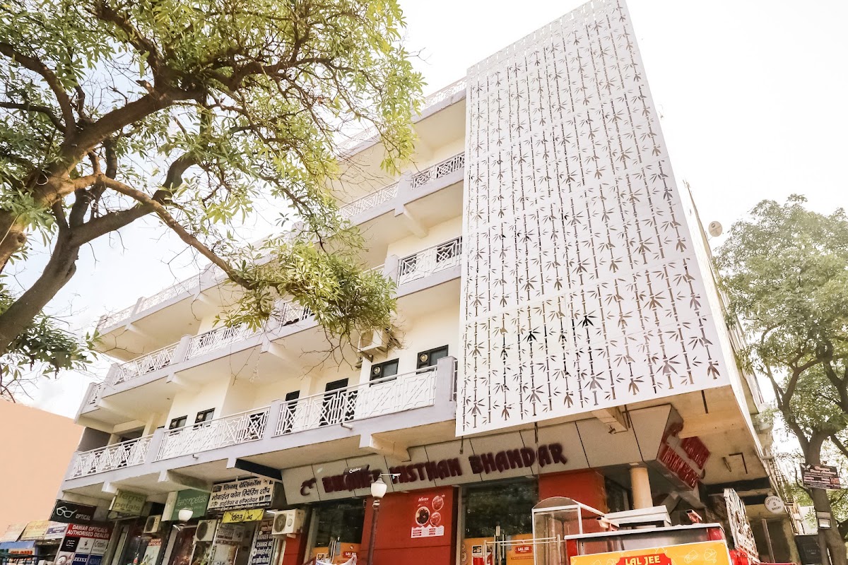 Hotel O by OYO The Moon residency photo 1