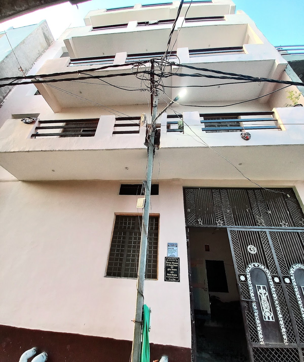 Vaishnav Niwas – Rooms for Rent in Noida Sector 86