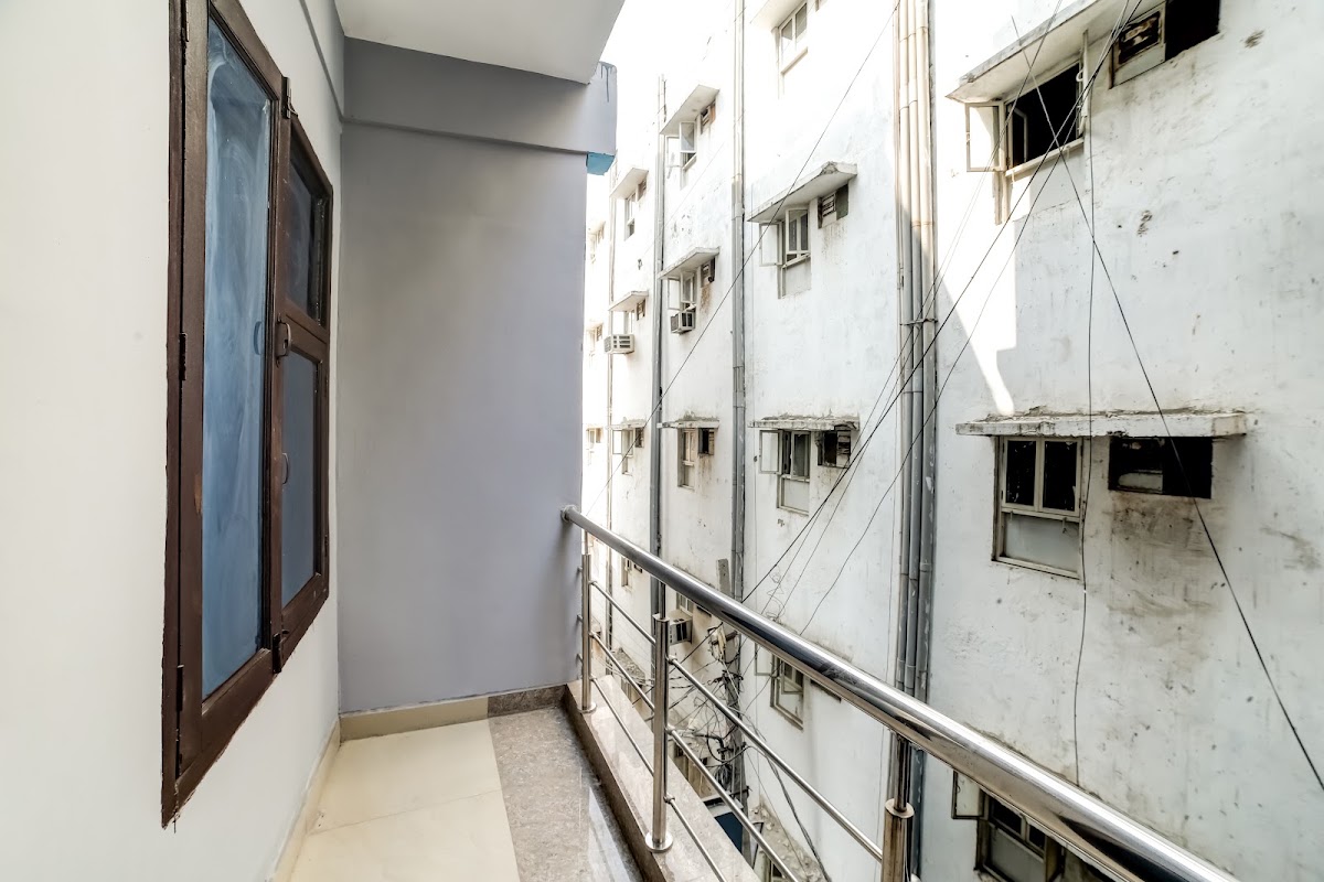 Zolo Mantra PG in Mamura Noida photo 1