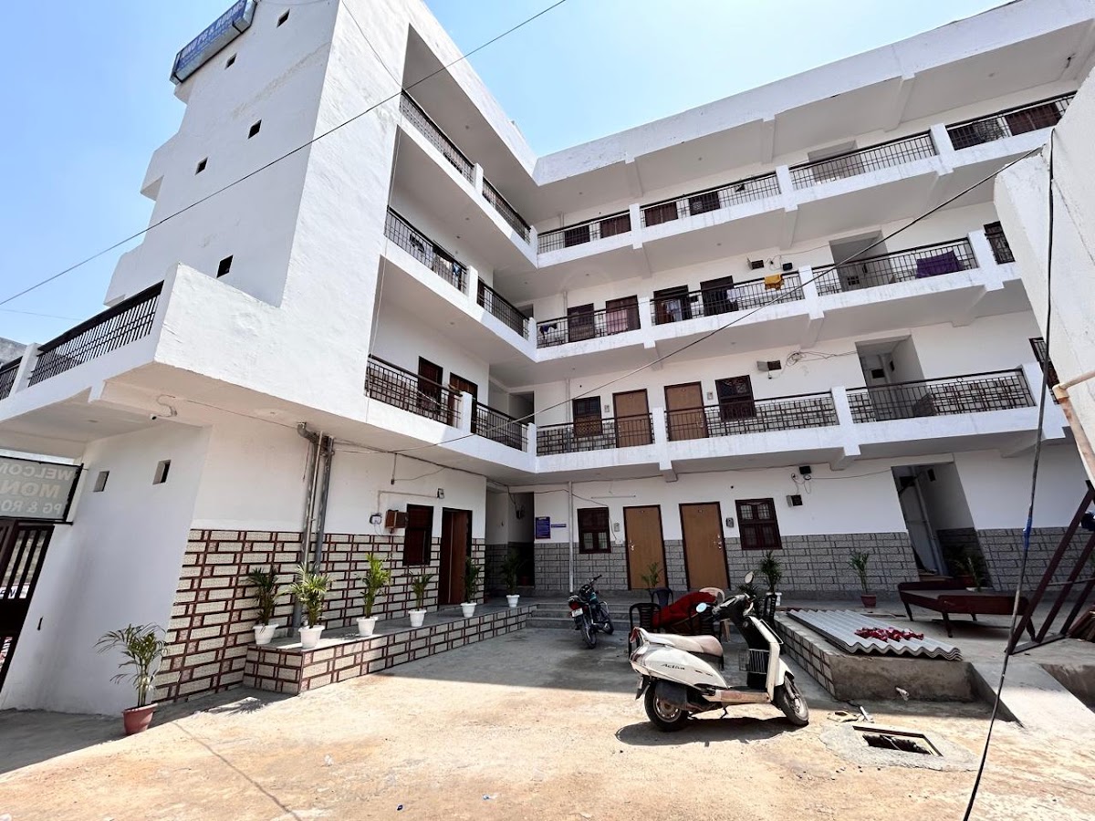 MONU PG & ROOM