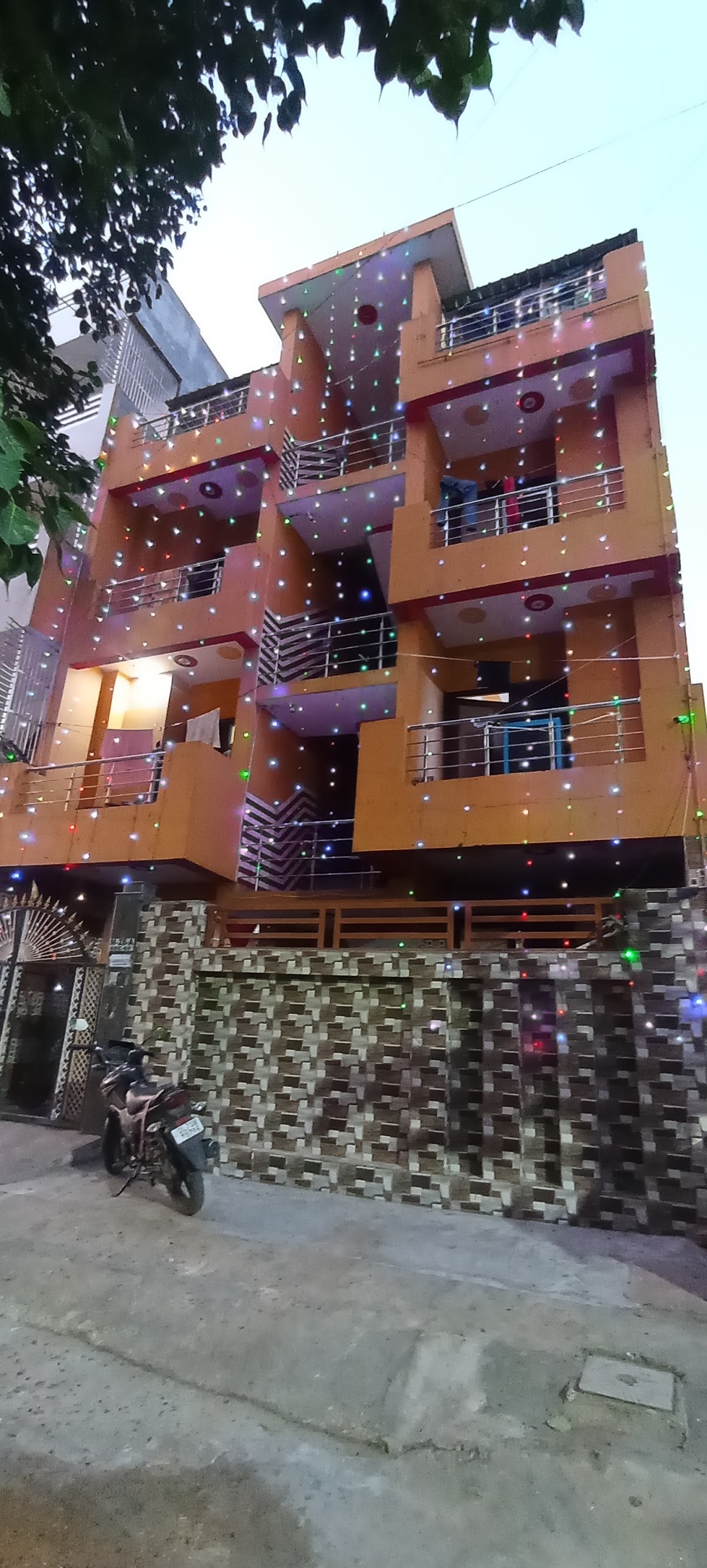 AMAN HOME STAY (PG & ROOMS)
