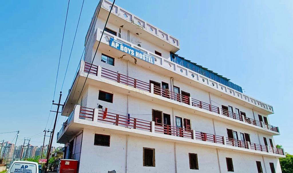AP BOYS HOSTEL AND PG | GREATER NOIDA KNOWLEDGE PARK