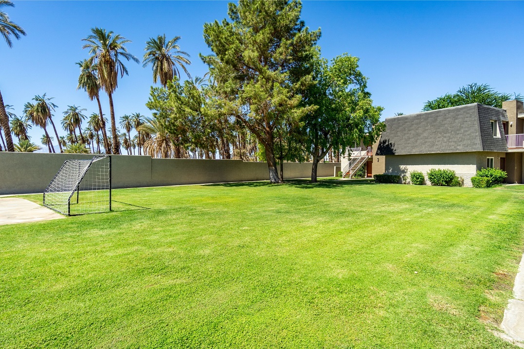 Vintage Palms Apartments photo 1