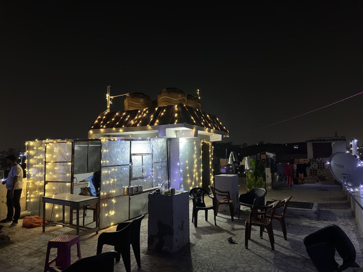 Diamond’s PG(Boys & Girls) Noida sector 62 photo 1